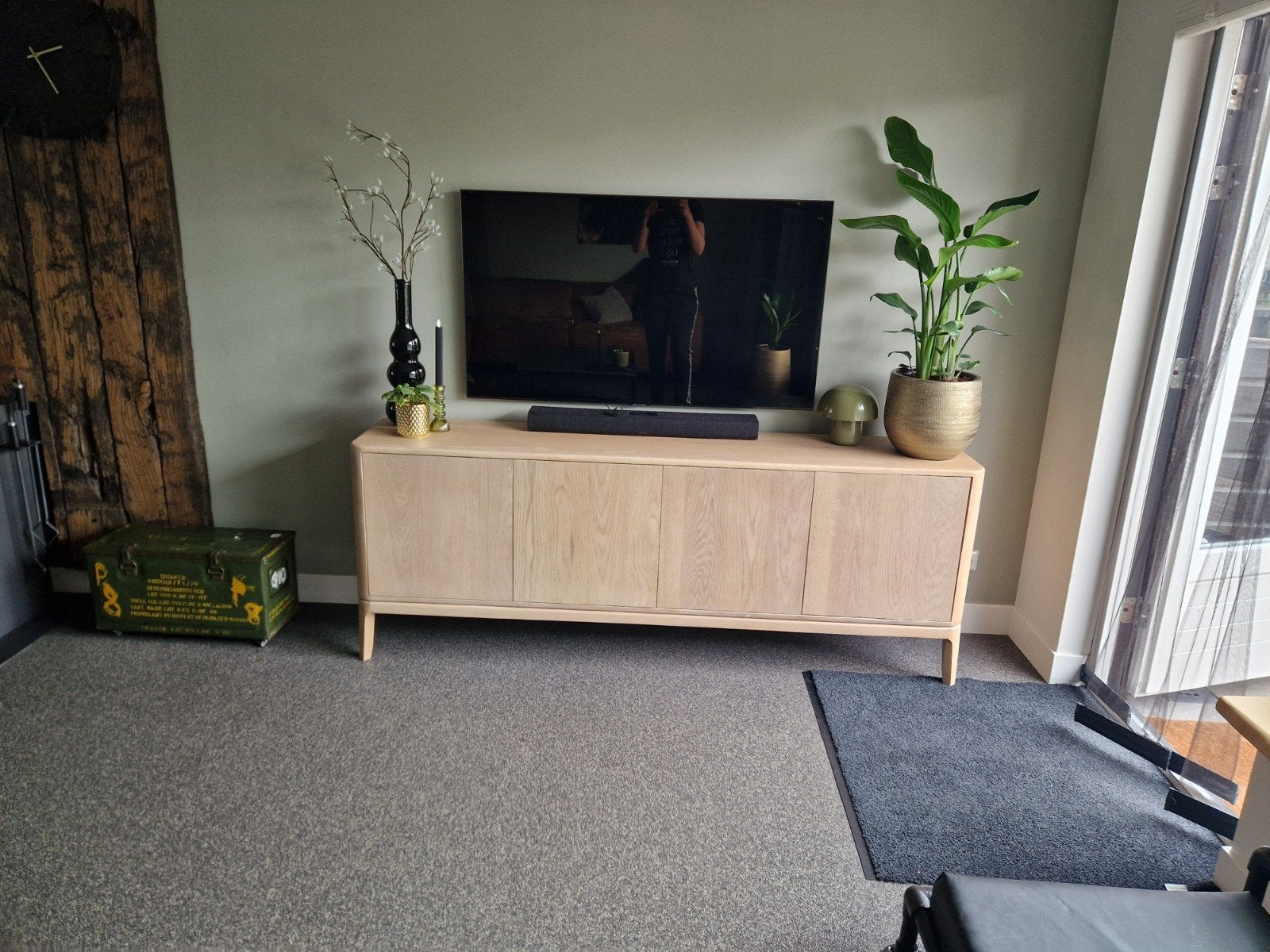 Stijlvol en nieuw dressoir met 4 deuren, Ophalen, 150 tot 200 cm, Eikenhout, Nieuw