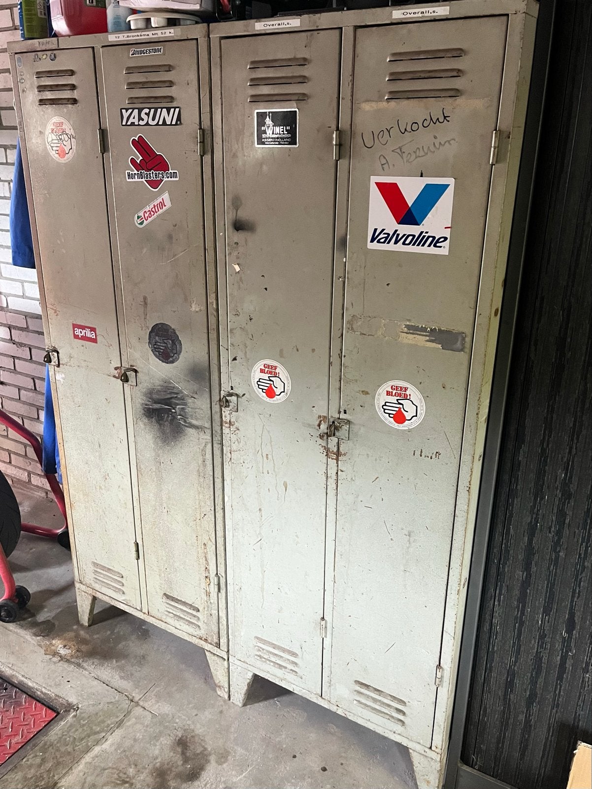 2 stuks metalen kasten / lockers, Ophalen of Verzenden, Gebruikt
