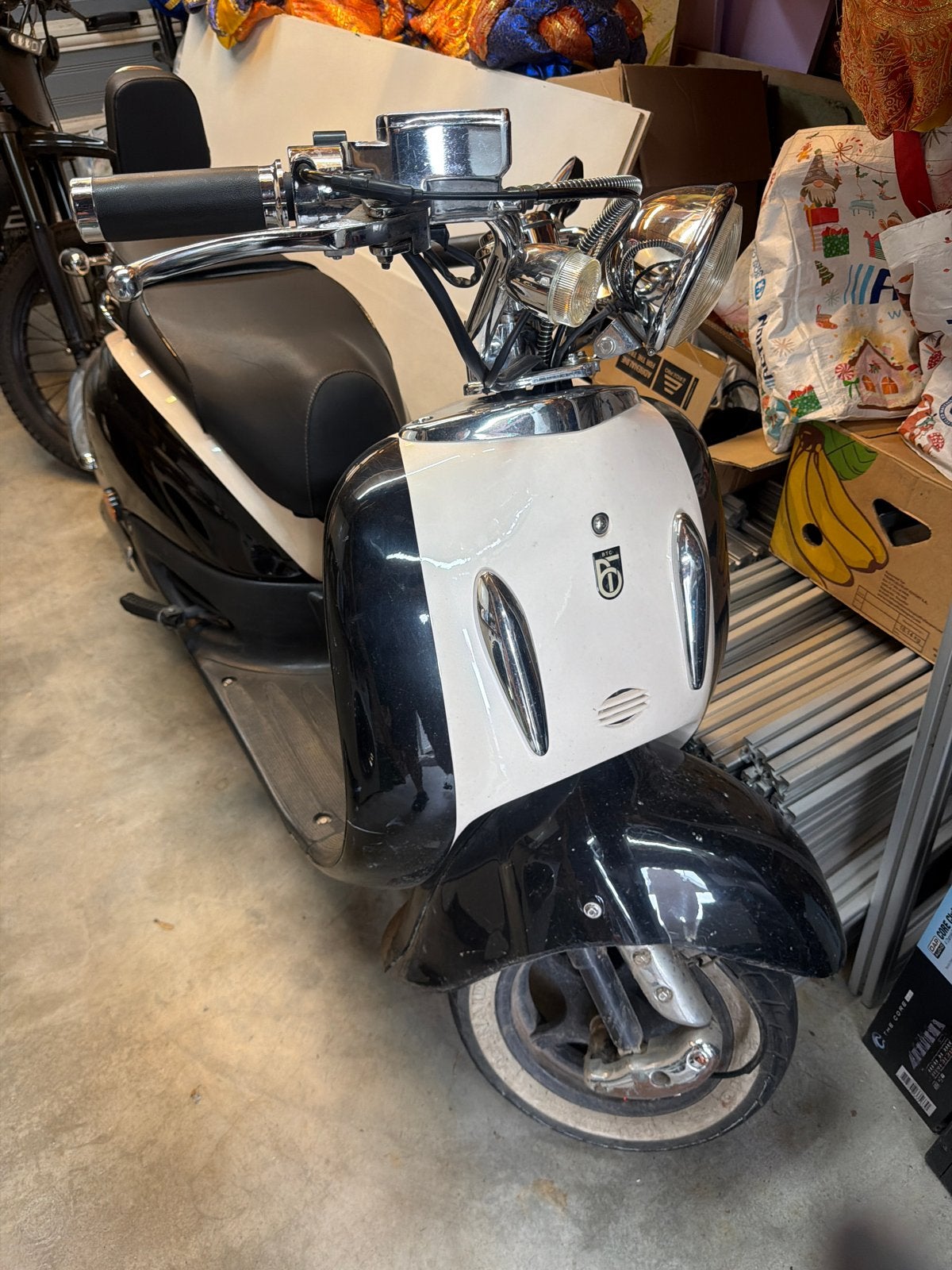 Grande Retro scooter - start niet meer, Fietsen en Brommers, Snorfietsen en Snorscooters, Ophalen, Gebruikt, Benzine, Overige merken