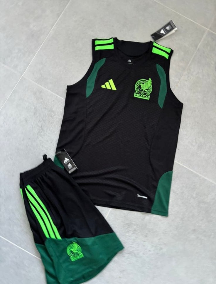 Mexico voetbaltenue - Shirt en broekje, Maat L, Ophalen, Nieuw, Set