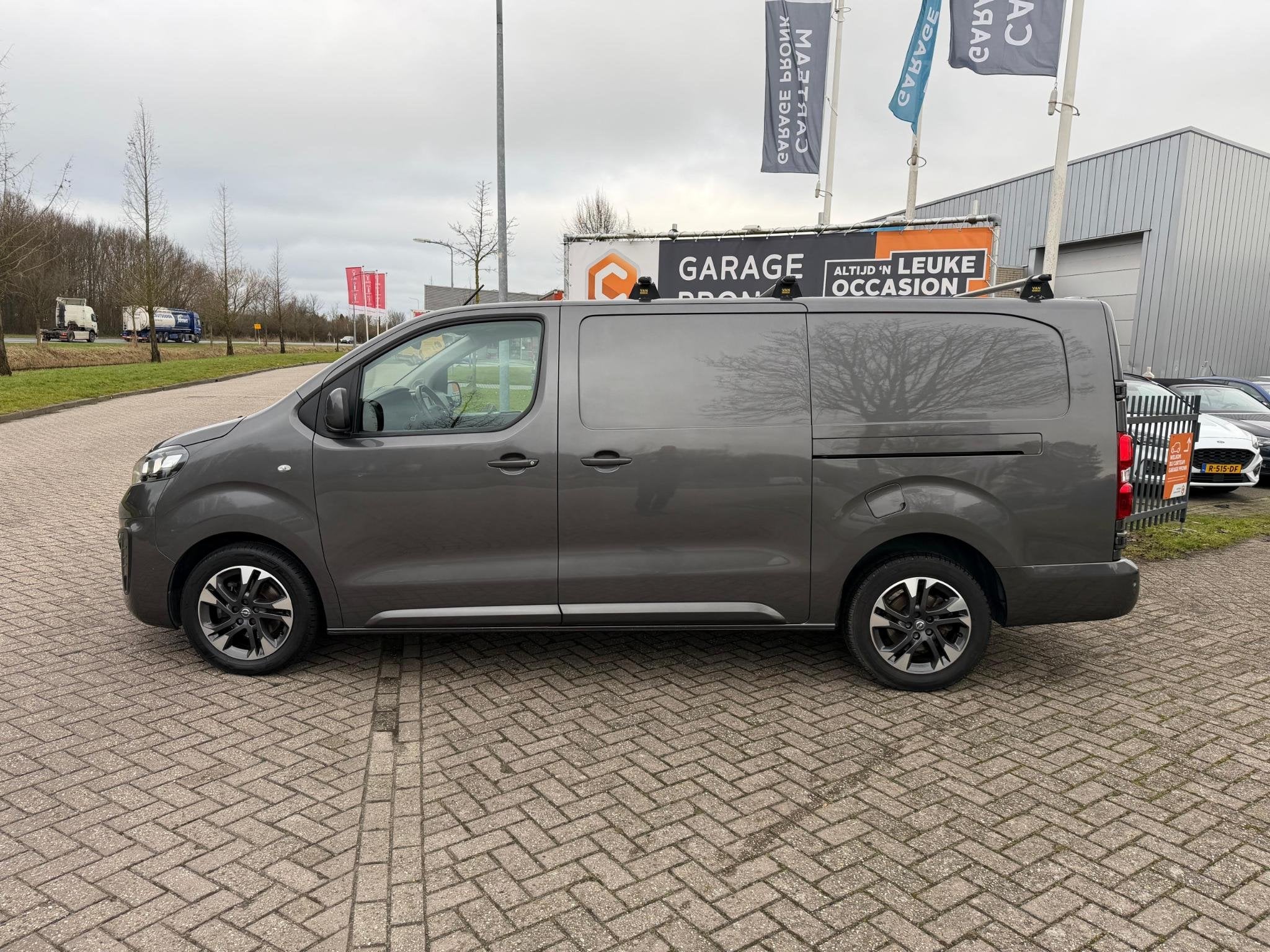 Opel Vivaro 2.0 CDTI L2H1 2X SCHUIFDEUR/CARPLAY/DAKDRAGERS O, Stof, Gebruikt, Euro 6, 4 cilinders