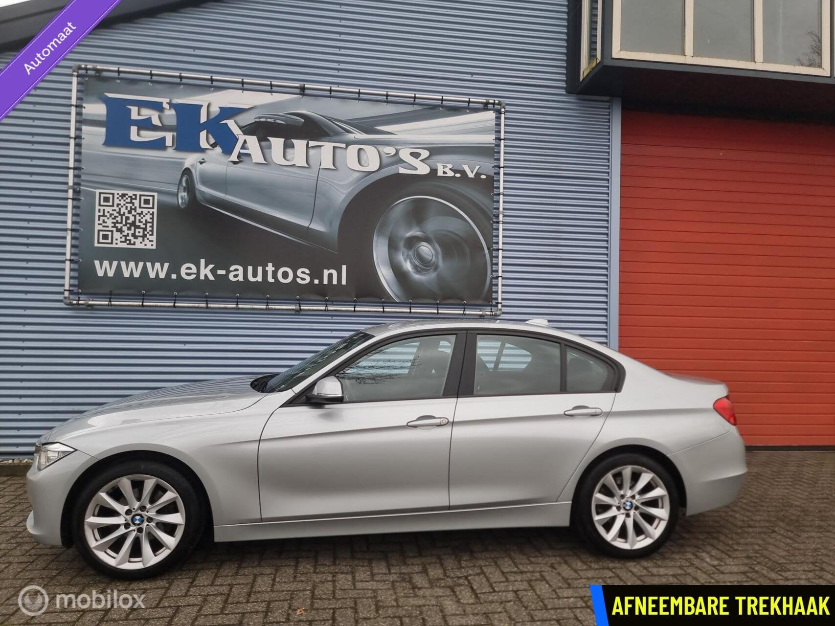 BMW 3-serie 320i Upgrade Edition 184pk Automaat NL-Auto., Automaat, Euro 5, Gebruikt, Zwart