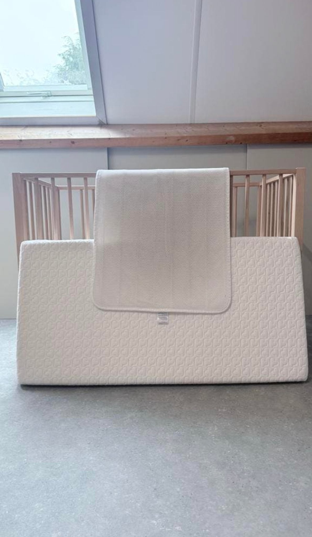 Aerosleep Evolution matras + 4-laags beschermer (120x60), Ophalen, 70 cm of minder, 190 cm of minder, Zo goed als nieuw