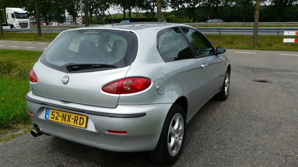 Alfa Romeo 147 1.6 T.Spark Edizione Sportiva 105 PK! ,Airco,, Auto's, Alfa Romeo, Voorwielaandrijving, Stof, Gebruikt, 4 cilinders