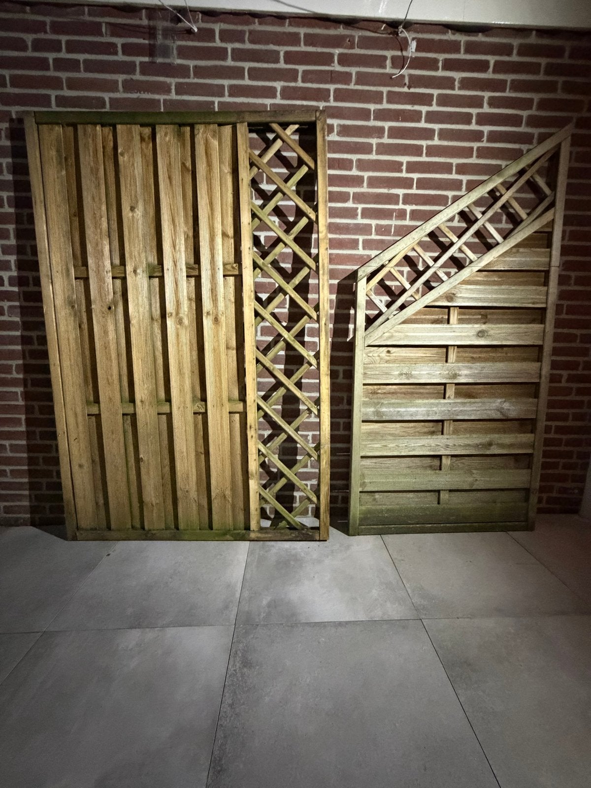 Tuinschutting en tuindeur - Diverse toepassingen, Tuin en Terras, Schuttingen, Ophalen of Verzenden, Gebruikt, Hout, 1 tot 2 meter