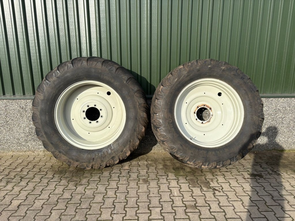2x 600/65 R38 banden met velg, Ophalen