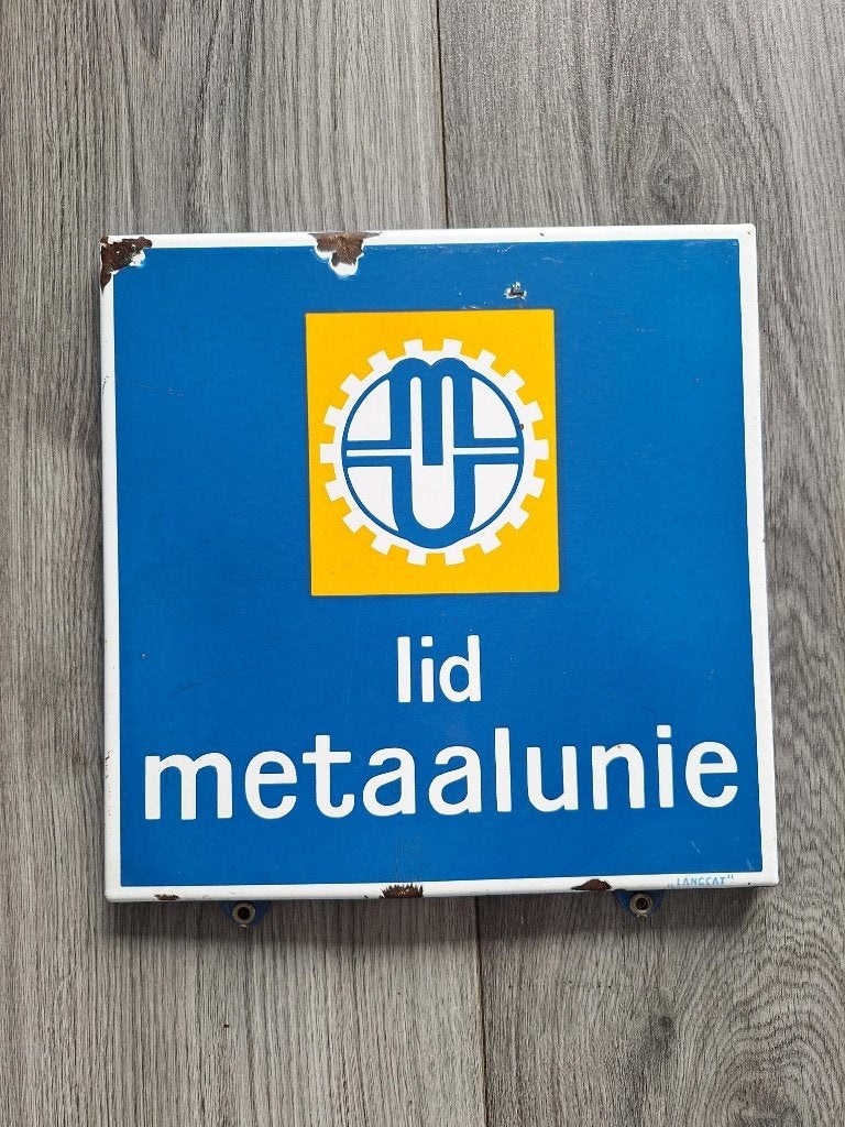 Emaille bord Metaalunie, Ophalen