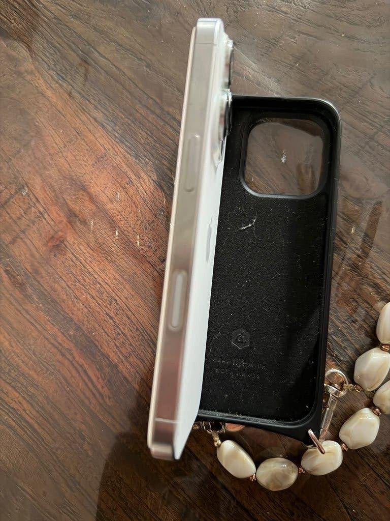 Foto 6 van Apple iPhone 16 Pro