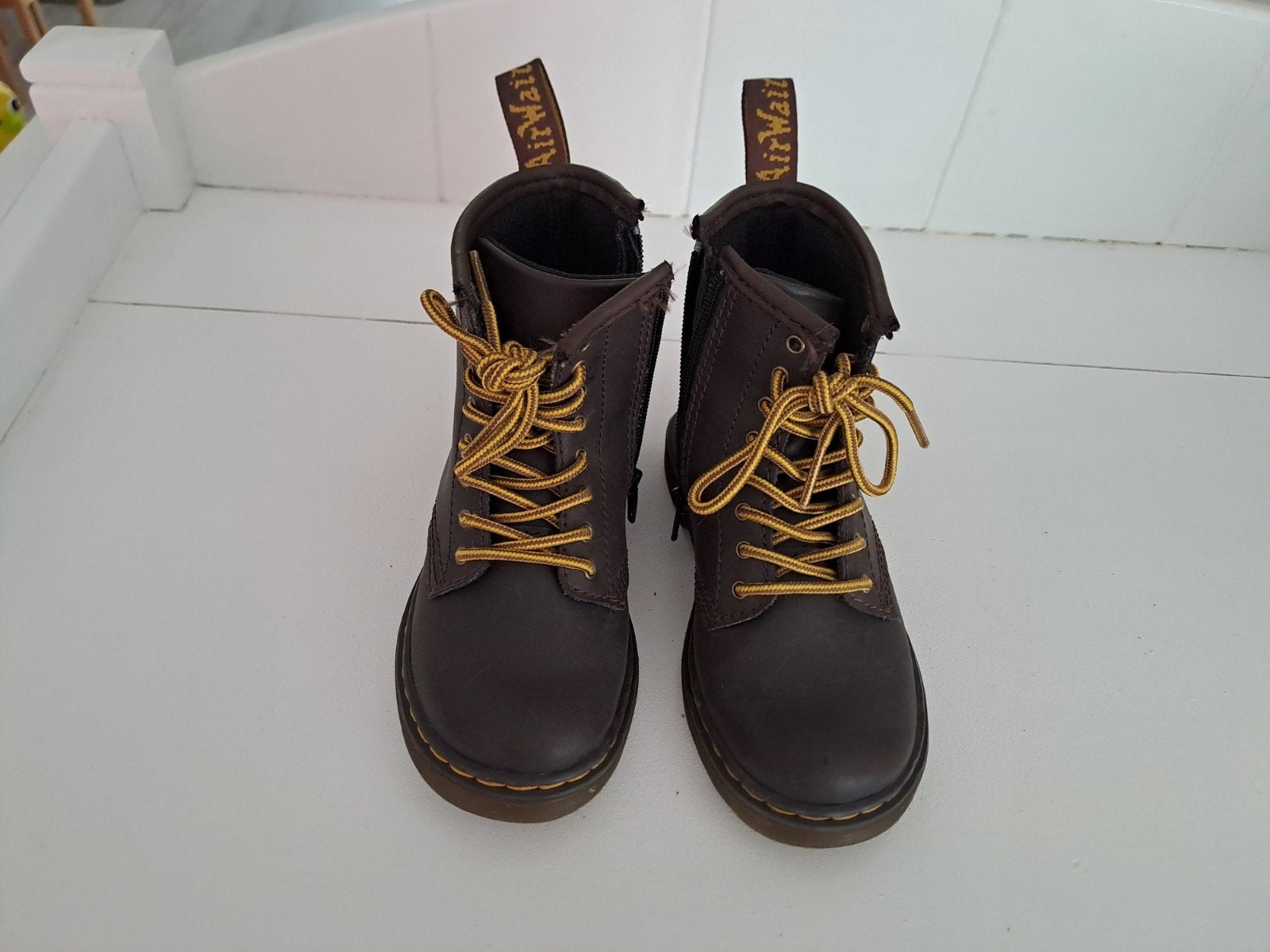 Dr. Martens donkerbruin mt 25, Kinderen en Baby's, Kinderkleding | Schoenen en Sokken, Dr. Martens, Jongen of Meisje, Ophalen of Verzenden