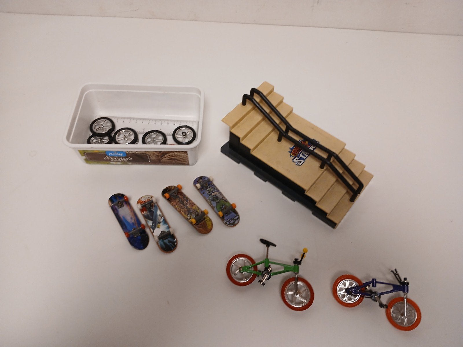 finger skateboard en finger bmx met veel accessoires, Ophalen of Verzenden, Jongen of Meisje