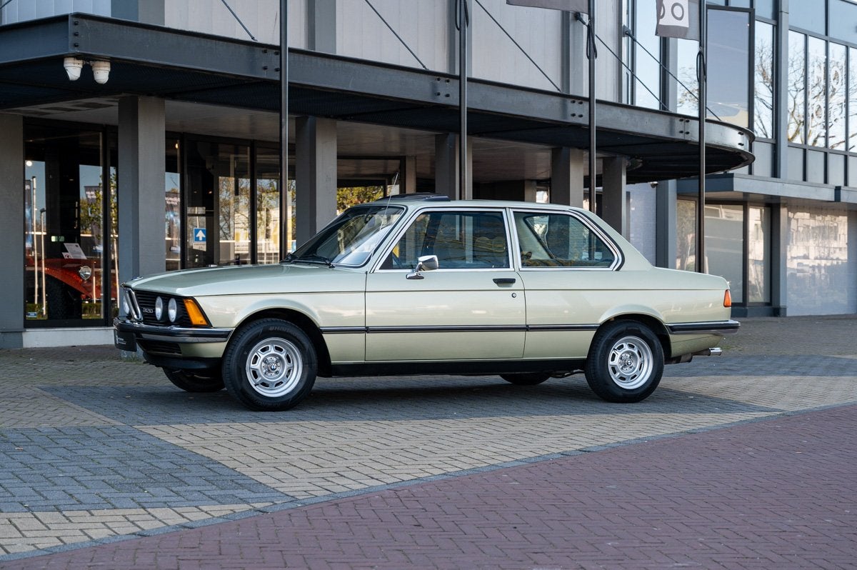 BMW 3-serie 320 E21 (bj 1979), Auto's, BMW, Stof, Gebruikt, 4 stoelen, 122 pk