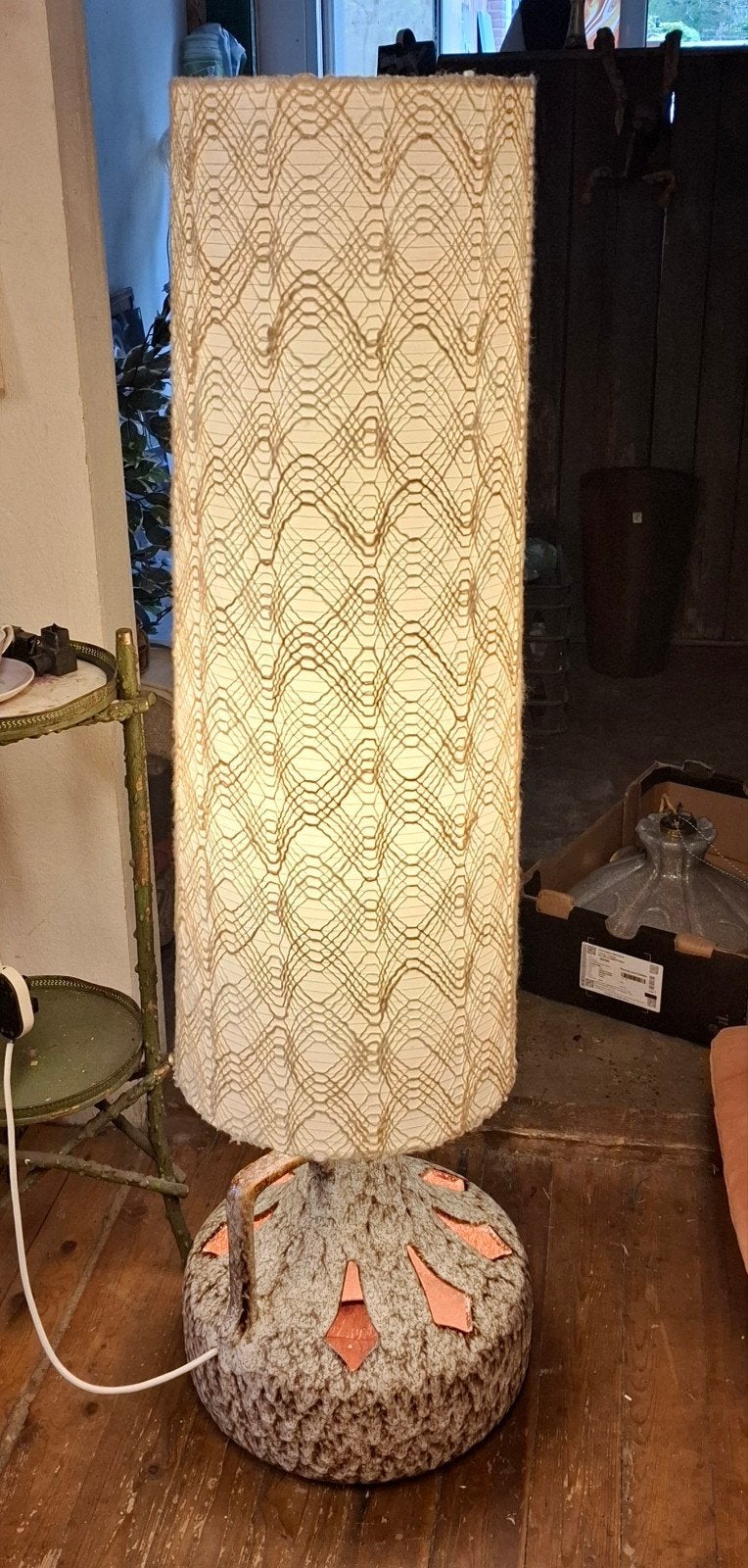 Vintage vloerlamp met textiel kap en keramische voet, Ophalen, Gebruikt, Textiel, 100 tot 150 cm