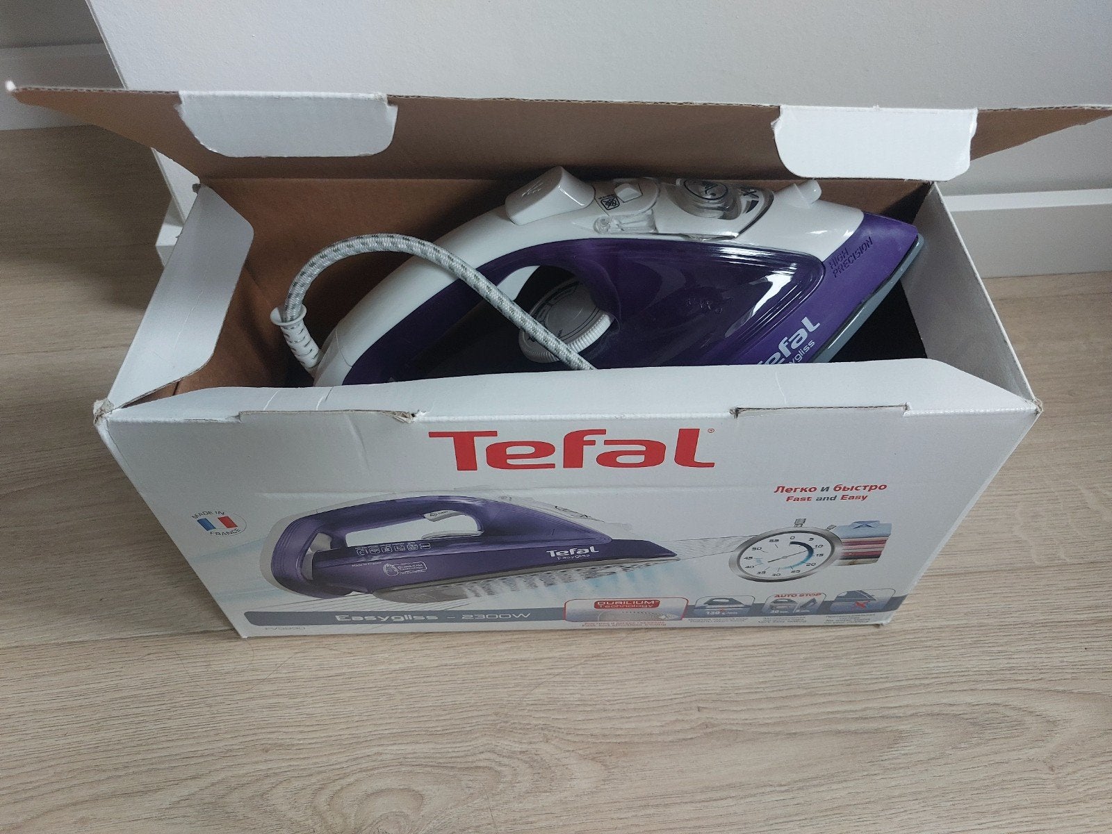Nieuwe Tefal Easygliss Strijkijzer - 2300W Stoomstrijkijzer, Witgoed en Apparatuur, Strijkijzers en Strijkplanken, Ophalen of Verzenden