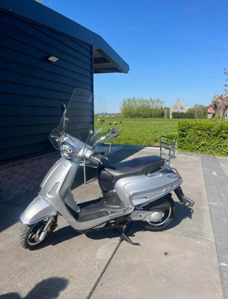 Kymco New Like – Als nieuw! 1e eigenaar, slechts 4.000 km, Fietsen en Brommers, Snorfietsen en Snorscooters, Ophalen of Verzenden