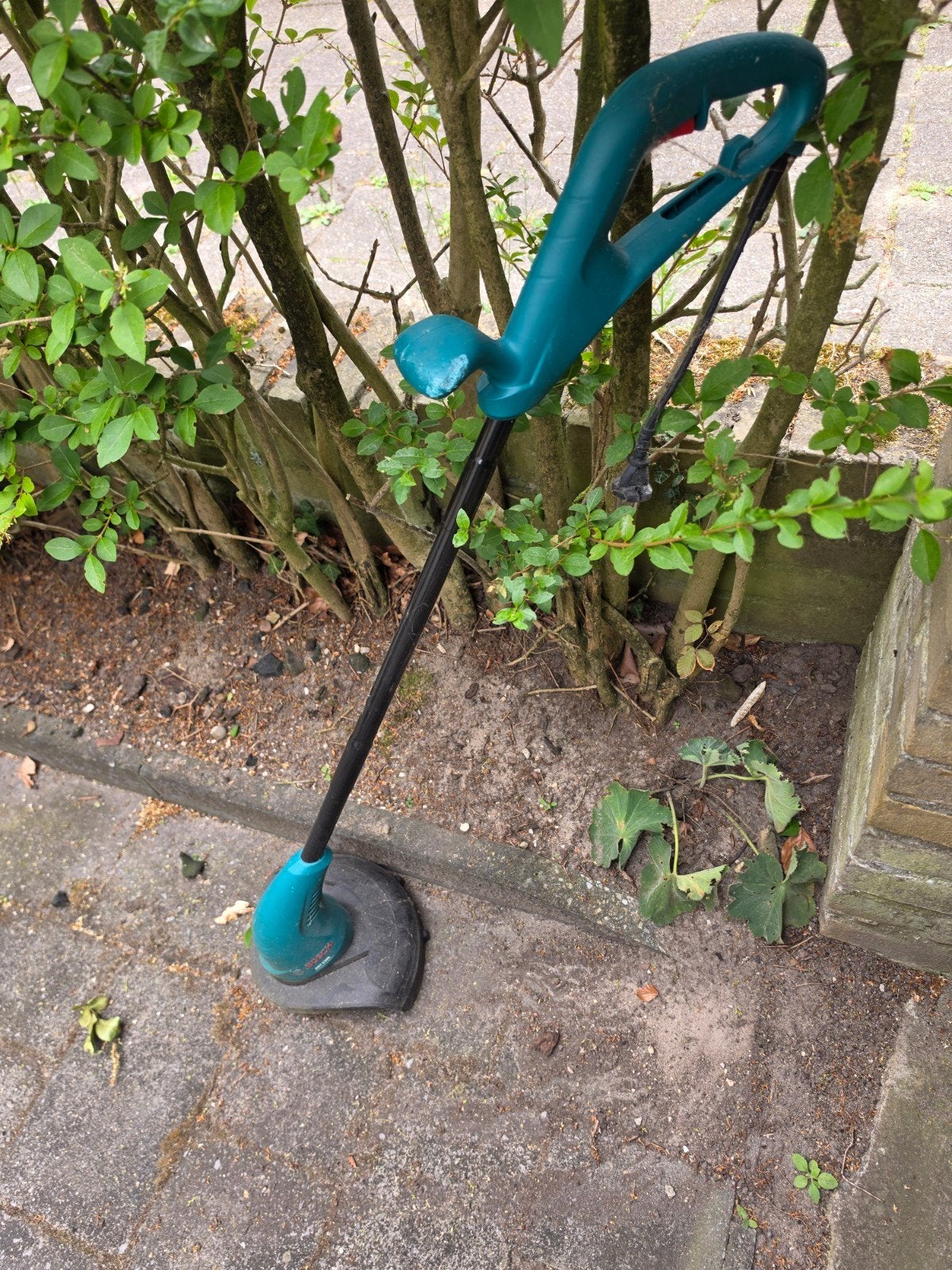 Bosch ART 2300 grastrimmer - Elektrisch en Gebruikt, Tuin en Terras, Grastrimmers, Gebruikt, Ophalen of Verzenden, 10 tot 30 cm