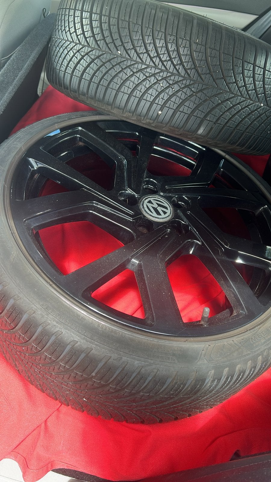 18" Brescia velgen met Goodyear Vector all season banden, Auto-onderdelen, Banden en Velgen, 18 inch, Gebruikt, Banden en Velgen
