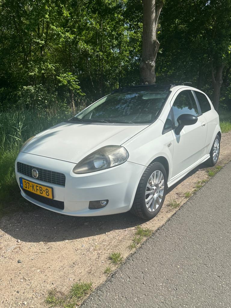 Fiat Punto 1.4 3DR 2009 Wit Sporteditie, Voorwielaandrijving, 40 €/maand, 4 cilinders, Wit