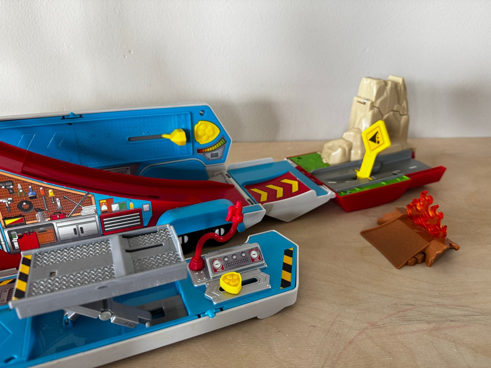 Paw Patrol Patroller Bus met mini voertuig en accessoires, Ophalen, Gebruikt