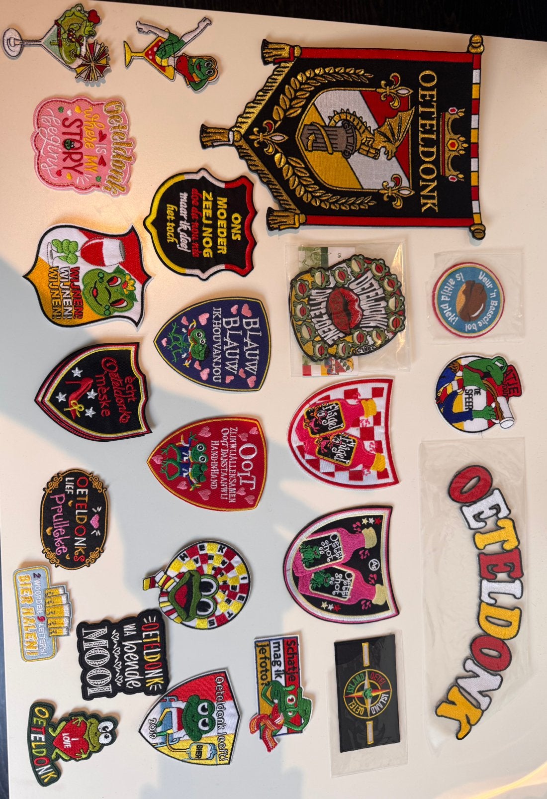 Oeteldonk emblemen, Hobby en Vrije tijd, Ophalen of Verzenden, Nieuw