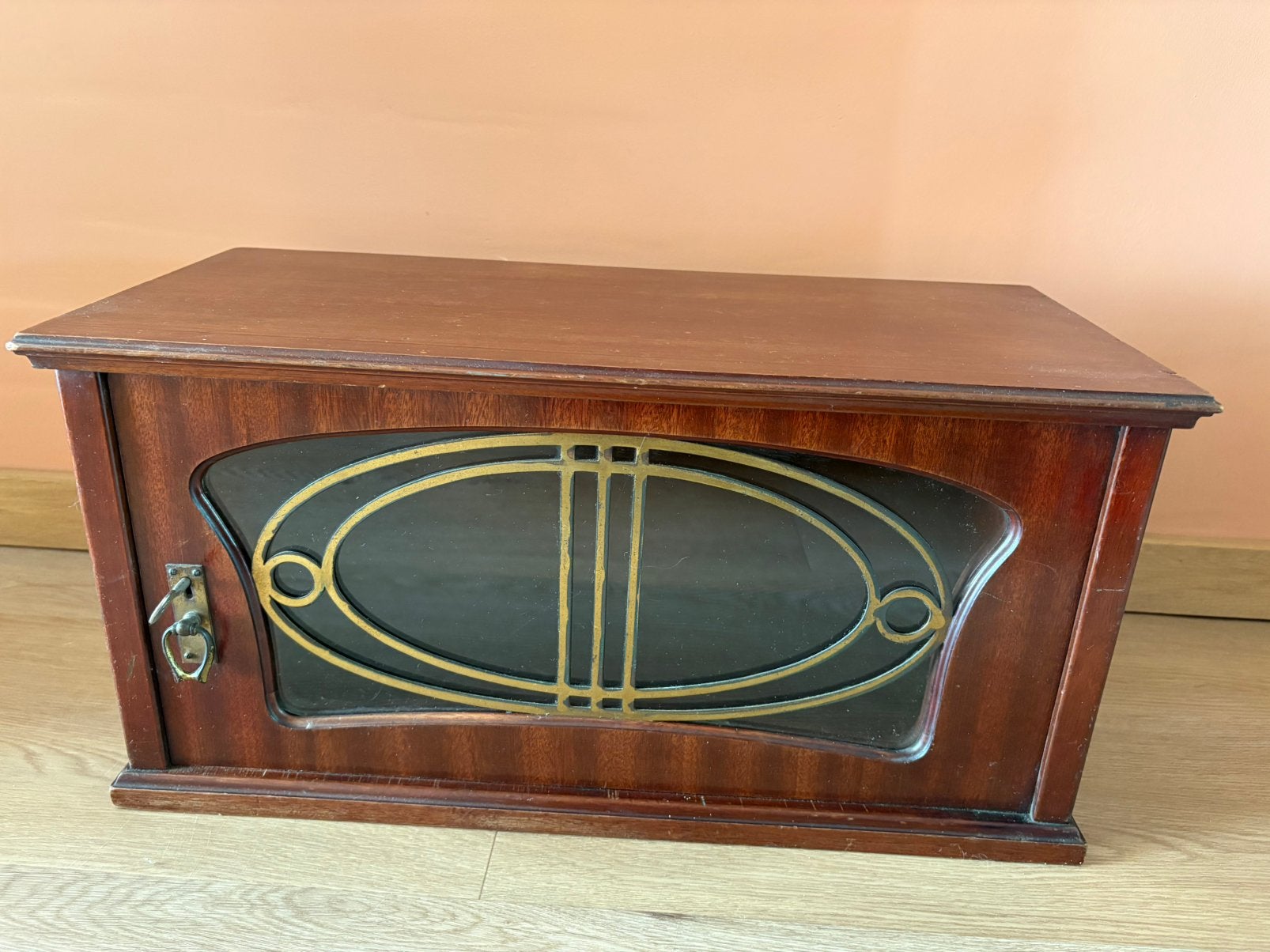 Klein Art deco kastje, Ophalen