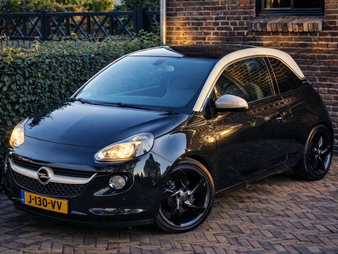 Opel ADAM 1.4i Glam | Clima | Cruise | PDC | Pano | Bomvol!, Auto's, Voorwielaandrijving, Euro 5, 40 €/maand, 4 stoelen