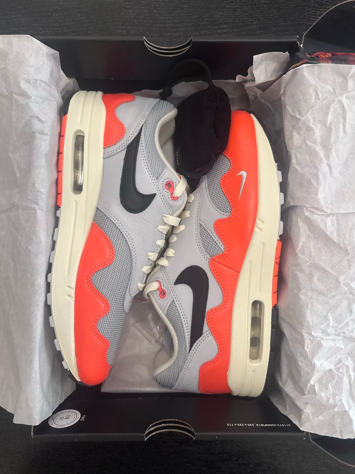 Nike Airmax 1 x Patta Hyper Crimson Pure Platinum, Ophalen of Verzenden, Nieuw, Sneakers of Gympen
