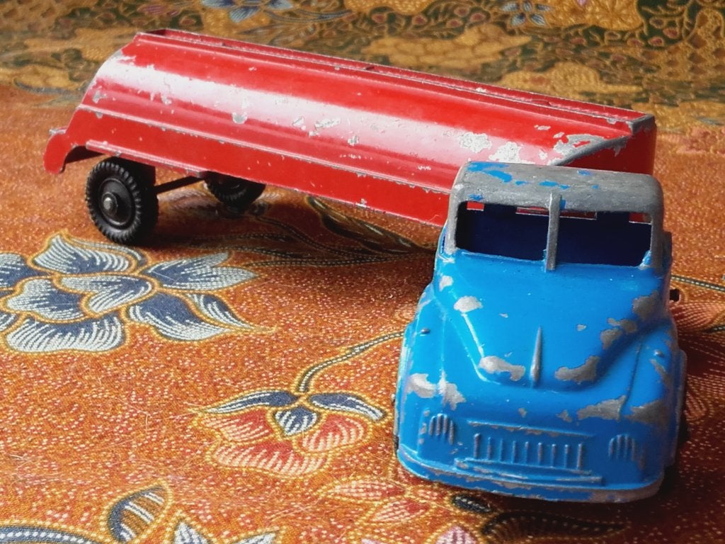 Mooie oude Engelse model vrachtwagen van Lone Star 22,3 cm., Antiek en Kunst, Antiek | Speelgoed, Ophalen of Verzenden