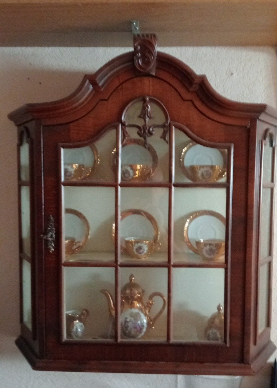 Antiek Bavaria theeservies met wandvitrine, Ophalen