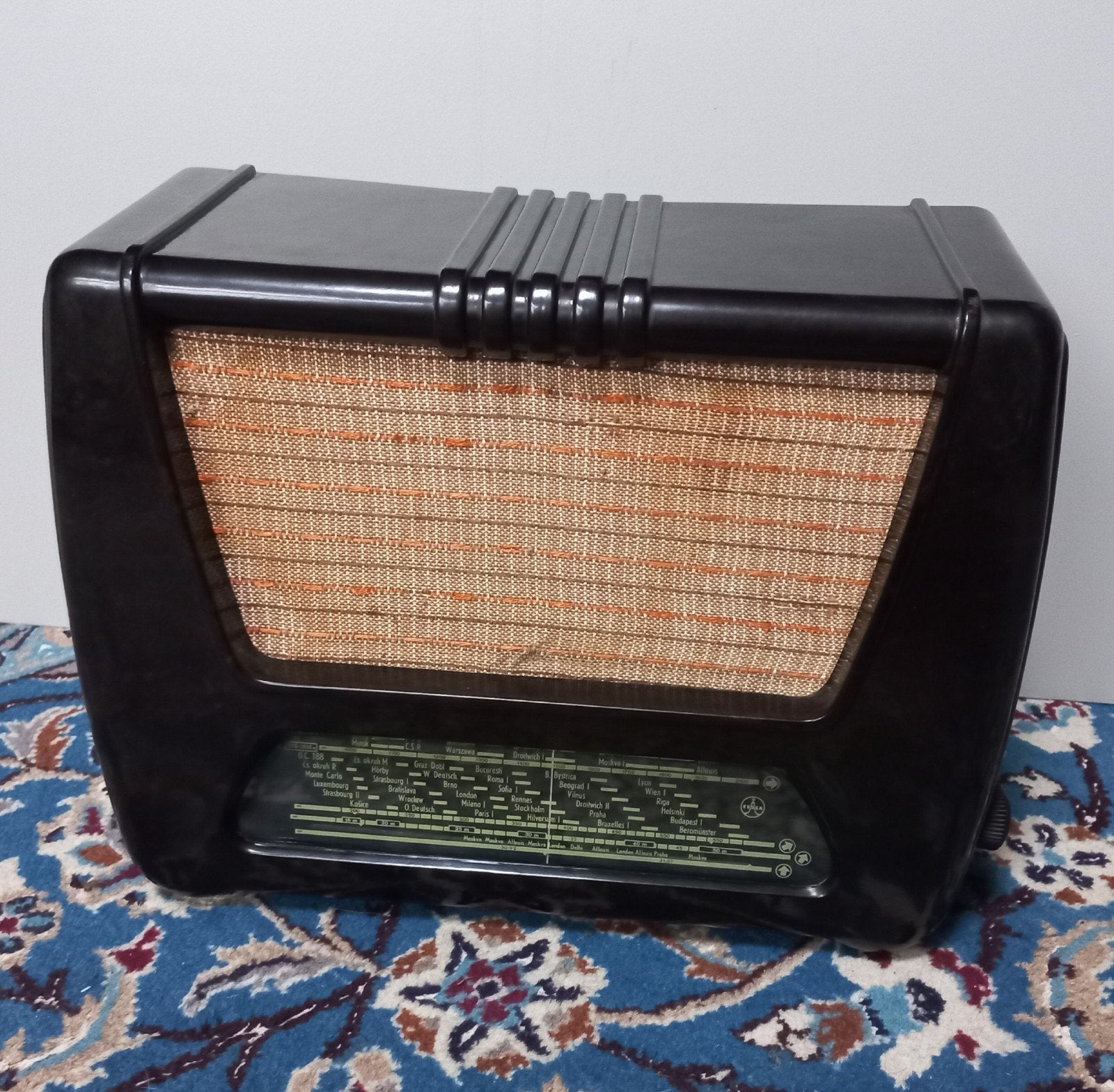 Tesla Accord 401U bakeliet buizenradio 1950, Audio, Tv en Foto, Ophalen