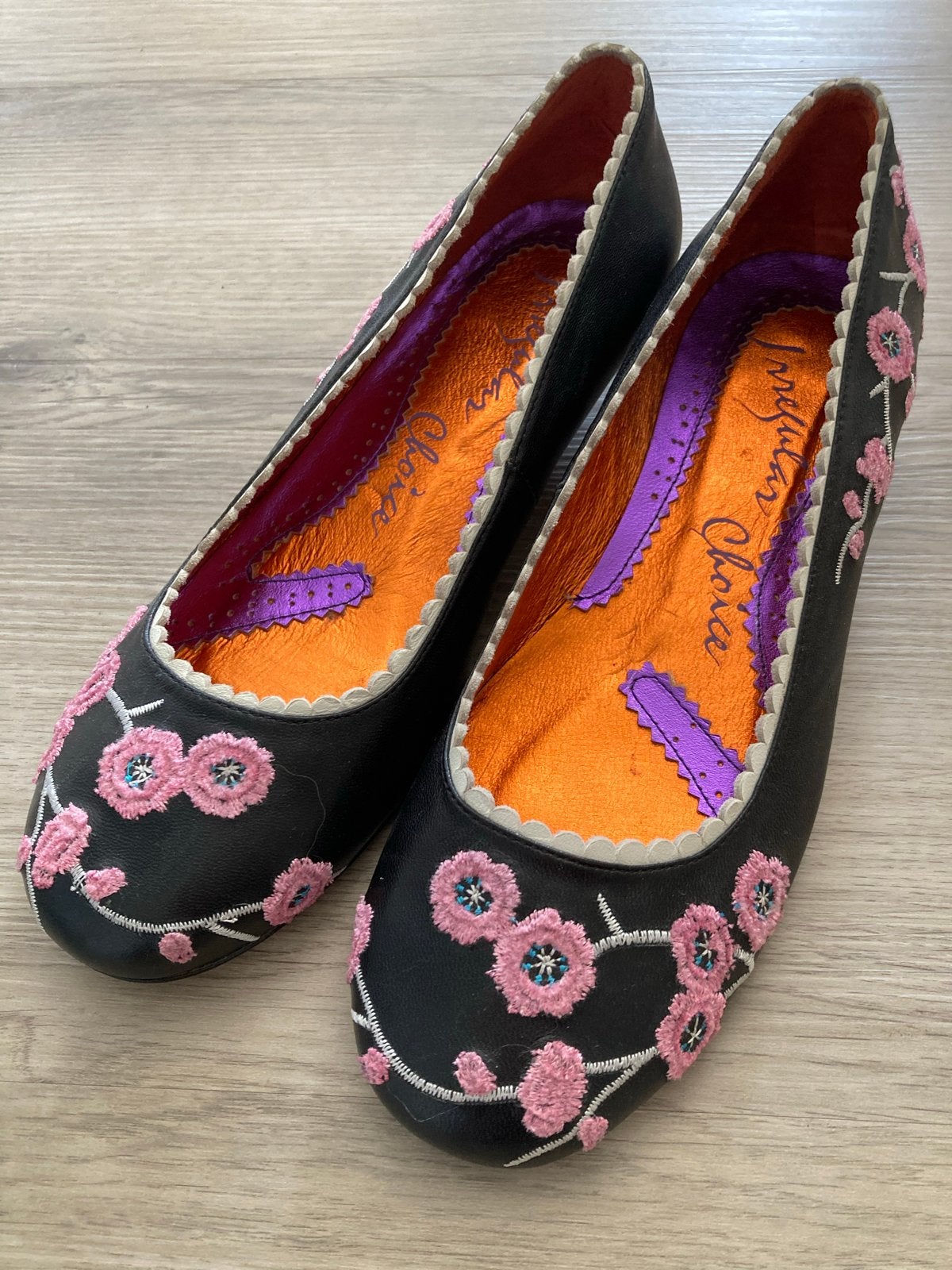 Irregular Choice Ballerina's Zwart met Roze Bloemen Maat 36., Kleding | Dames, Schoenen, Ophalen of Verzenden, Zo goed als nieuw