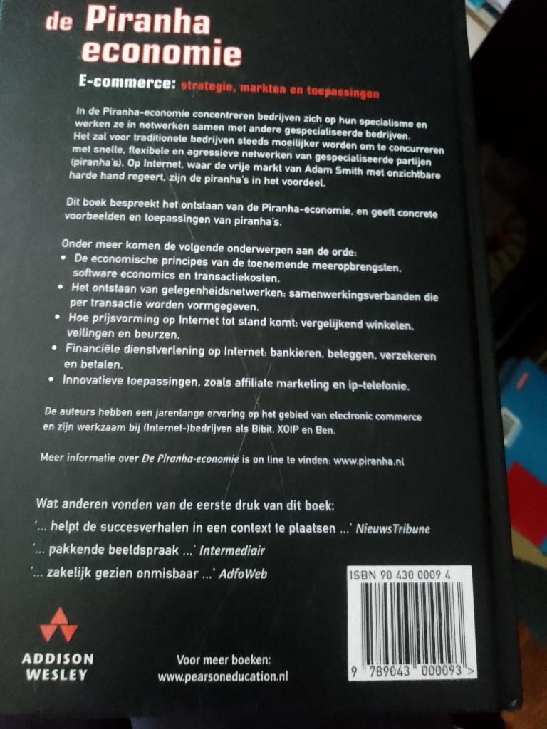 boek de piranha economie     caspers etc, Ophalen, Zo goed als nieuw, Economie en Marketing