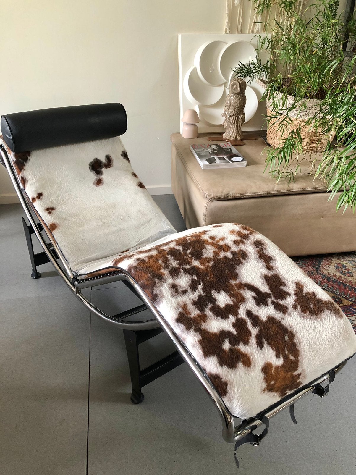 Geweldige Vintage Design ponyskin LC4 CHAISE LOUNGE, Ophalen, Gebruikt, Design chaise lounge LC4 Cassina  koeienhuid ponyskin huid