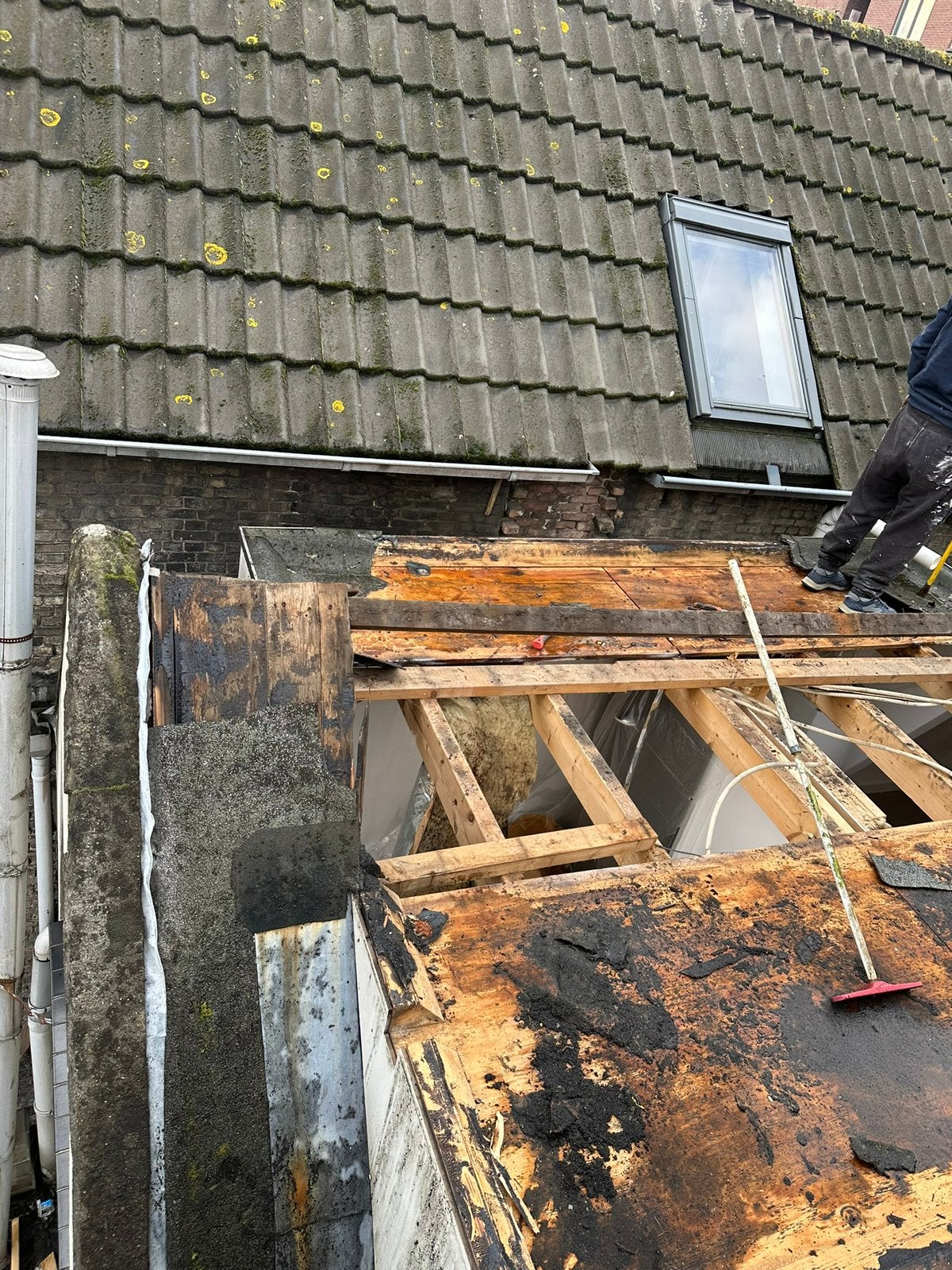 Dakdekker - uitbouw - dakkapel  - bitumen - dak branden, Garantie, Verbouw of Aanbouw