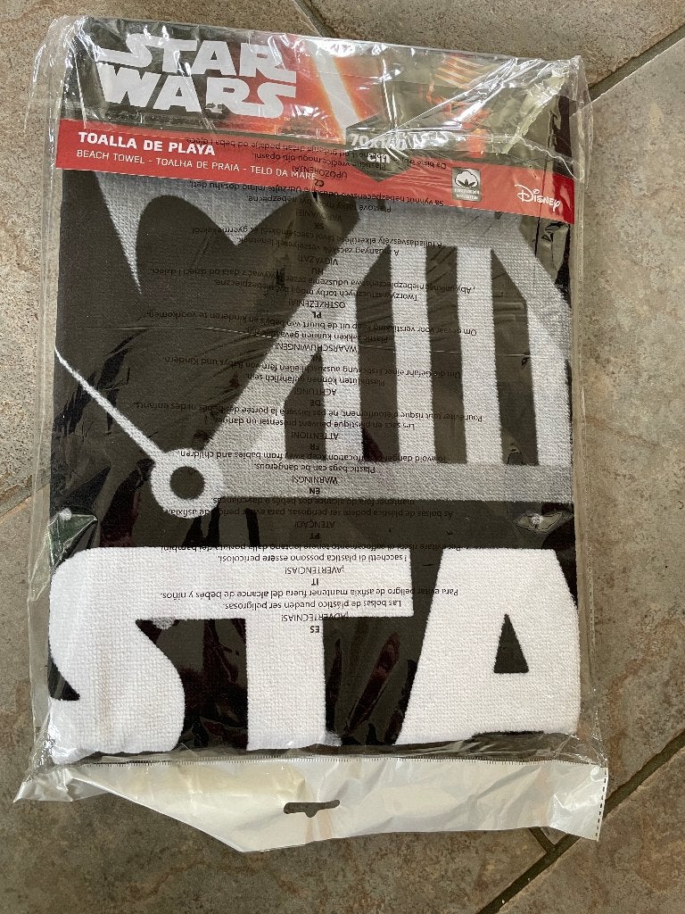 handdoek ( zwart/wit )  starwars 70 x 140cm, Huis en Inrichting, Badkamer | Badtextiel en Accessoires, Ophalen of Verzenden, Nieuw