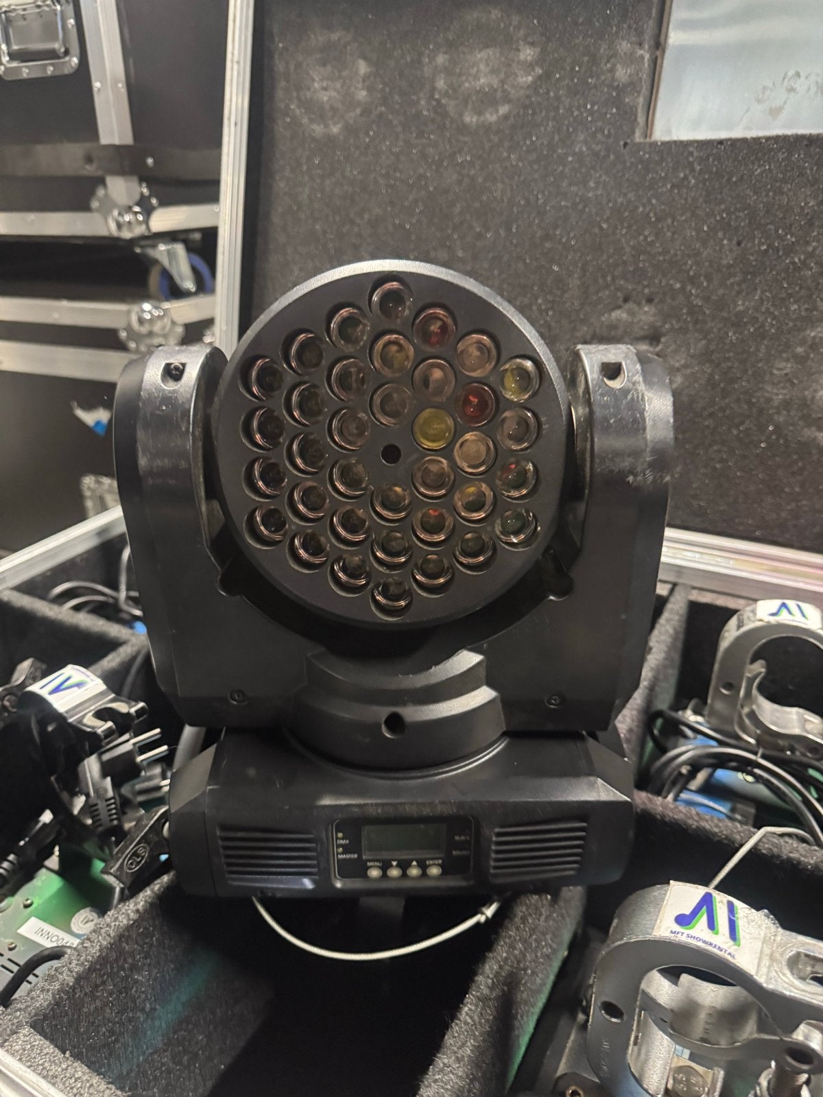 12x Adj Inno Color Beam LED in flightcase, Muziek en Instrumenten, Ophalen, Gebruikt, Licht, Kleur