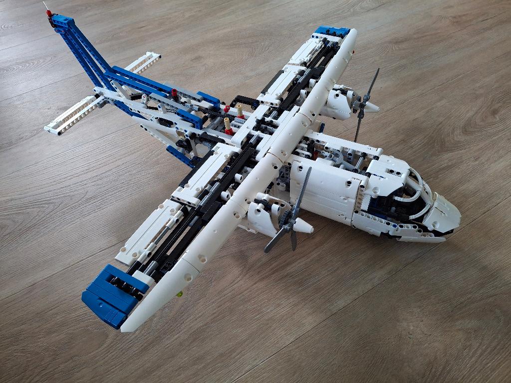 vrachtvliegtuig/ hovercraft lego 42025, Inclusief extra onderdelen, Lego, Ophalen of Verzenden, Zo goed als nieuw
