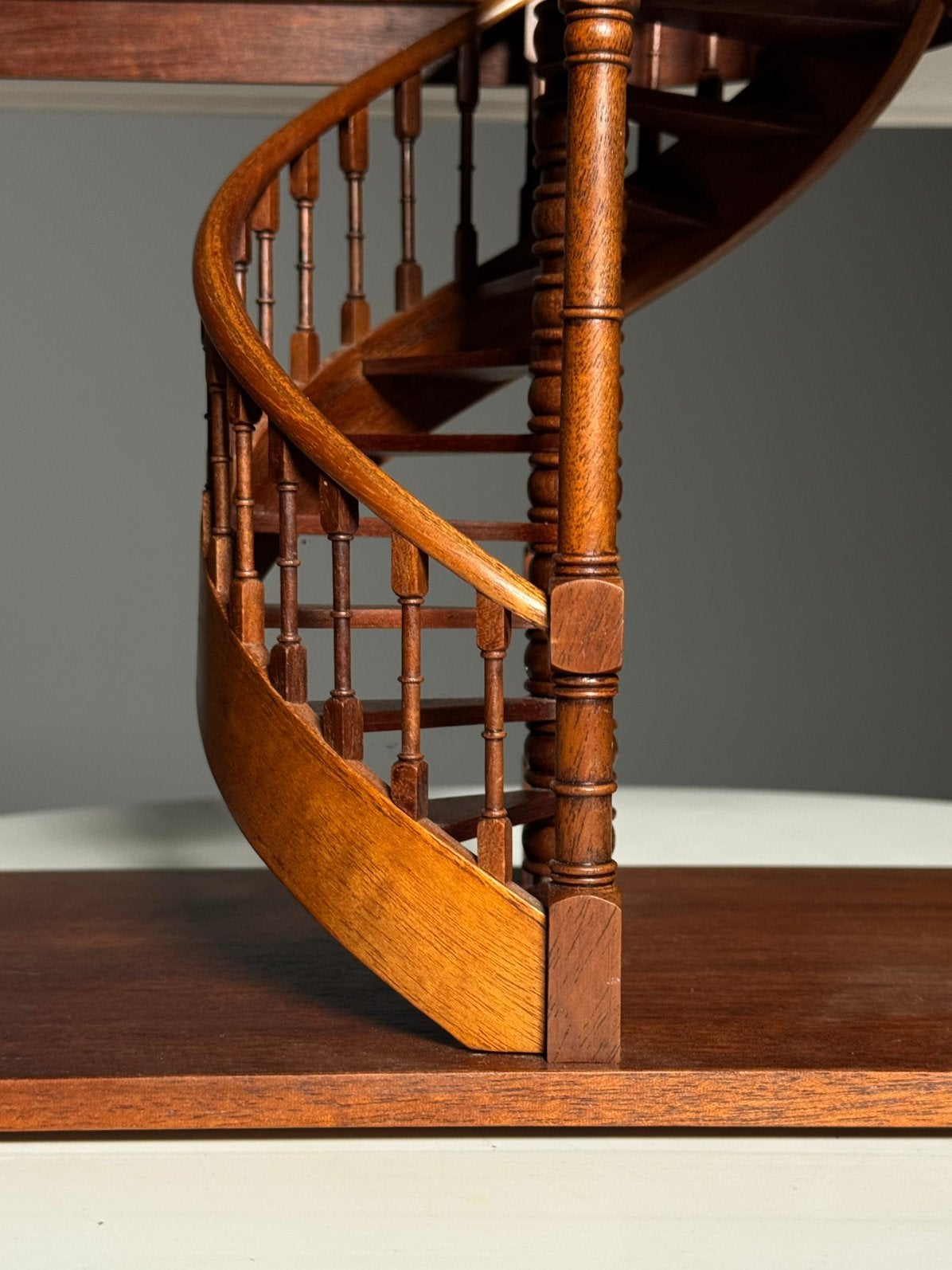 Architectonish trap model hout vintage, Ophalen, Zo goed als nieuw, Groter dan 1:32