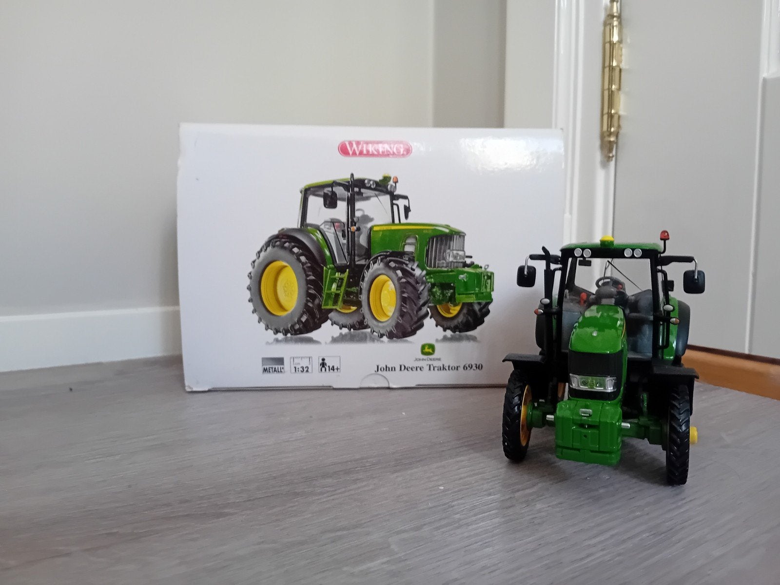 John deere 6930 wiking 1 32 verbouwd, Hobby en Vrije tijd, Modelauto's | 1:32, Ophalen of Verzenden, Nieuw, Tractor of Landbouw