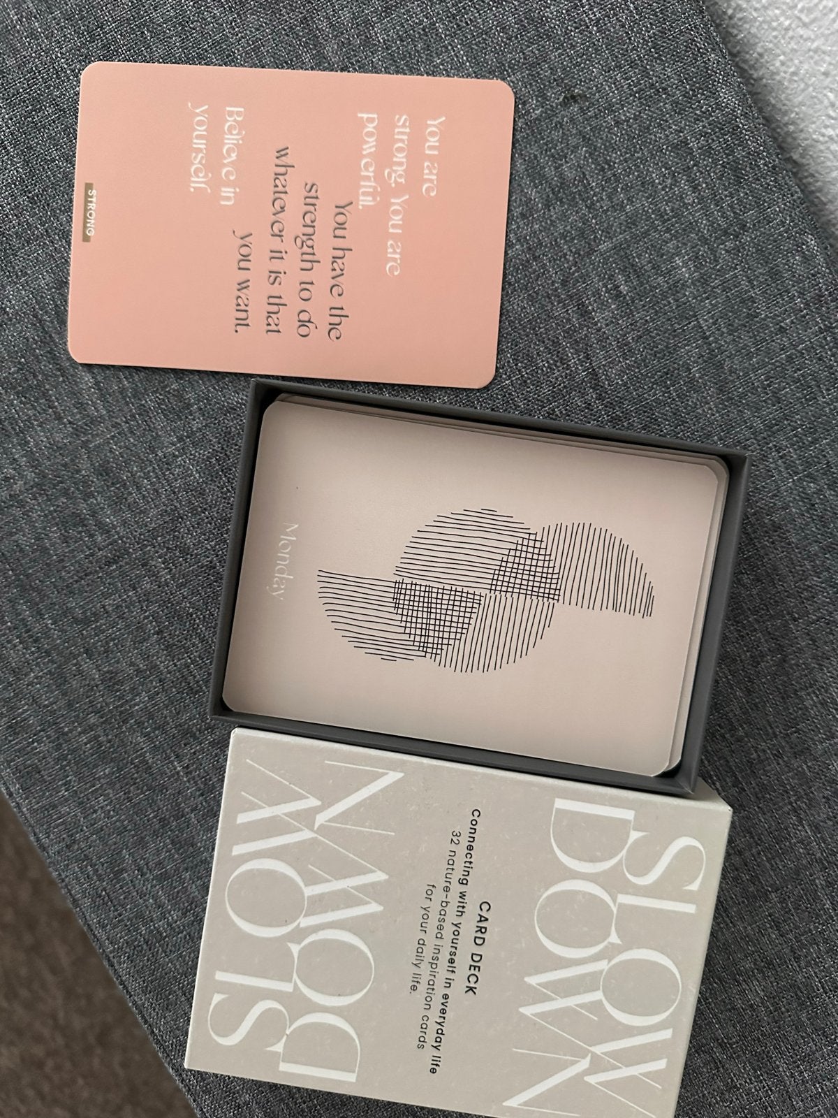Slow Down Card Deck - Inspiratiekaarten voor dagelijks leven, Ophalen of Verzenden, Zo goed als nieuw
