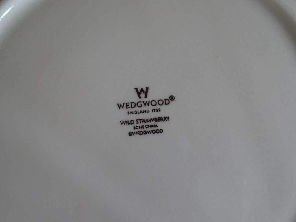 Servies, Wedgwood, WILD STRAWBERRY, zo goed als nieuw, Antiek en Kunst, Ophalen of Verzenden