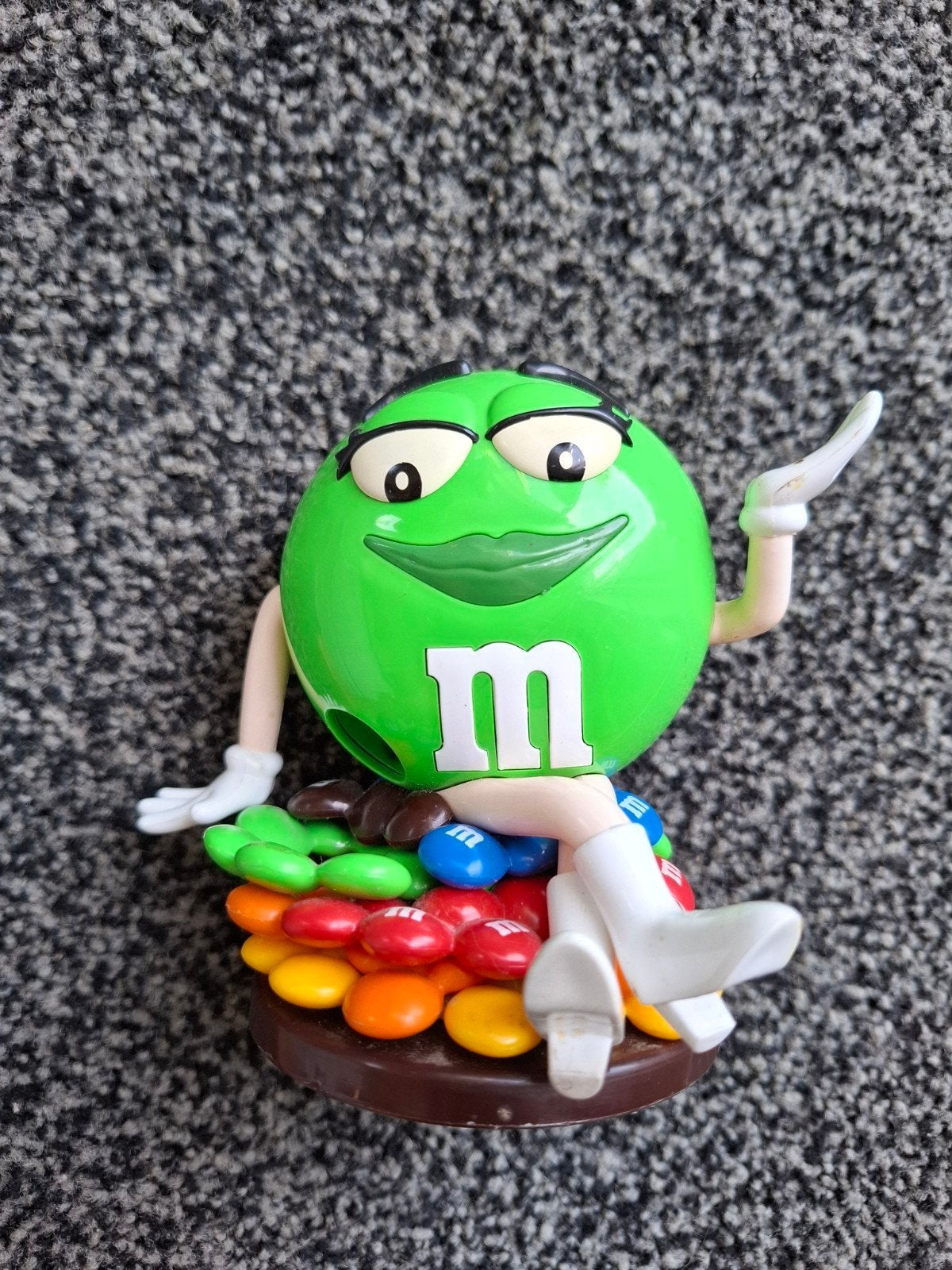 M&M's Groene Candy Dispenser Zittend Meisje, Verzamelen, Ophalen of Verzenden, Gebruikt