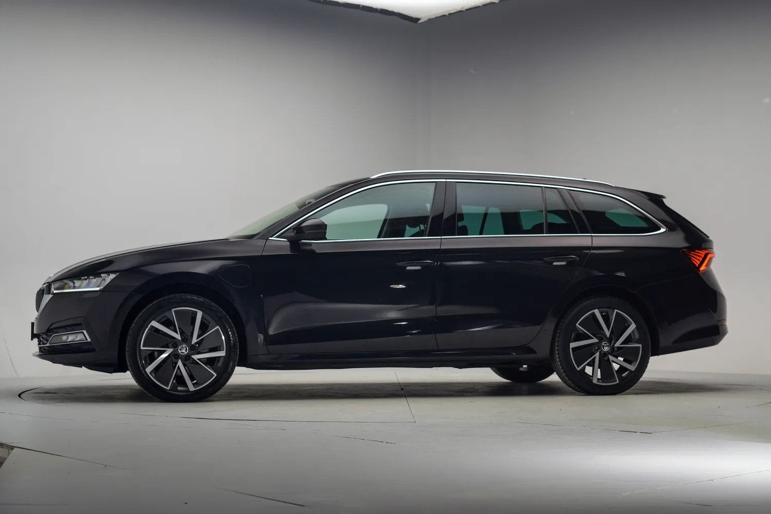 Skoda Octavia 1.4 TSI iV PHEV Business Edition Aut. [ Navi V, Dealer onderhouden, Gebruikt, Zwart, Origineel Nederlands