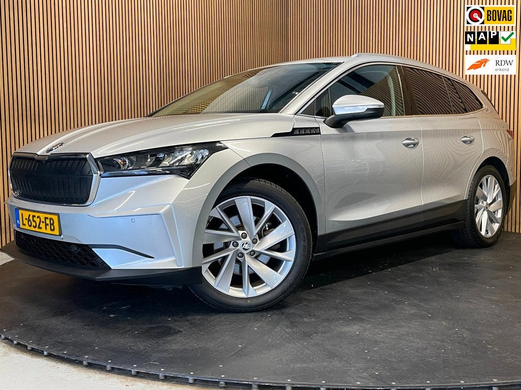 Skoda Enyaq iV 60|90% SOH|1/2 LEDER|APPLE CARPLAY|ANDROID AU, Auto's, Skoda, Automaat, Achterwielaandrijving, Gebruikt, Zwart