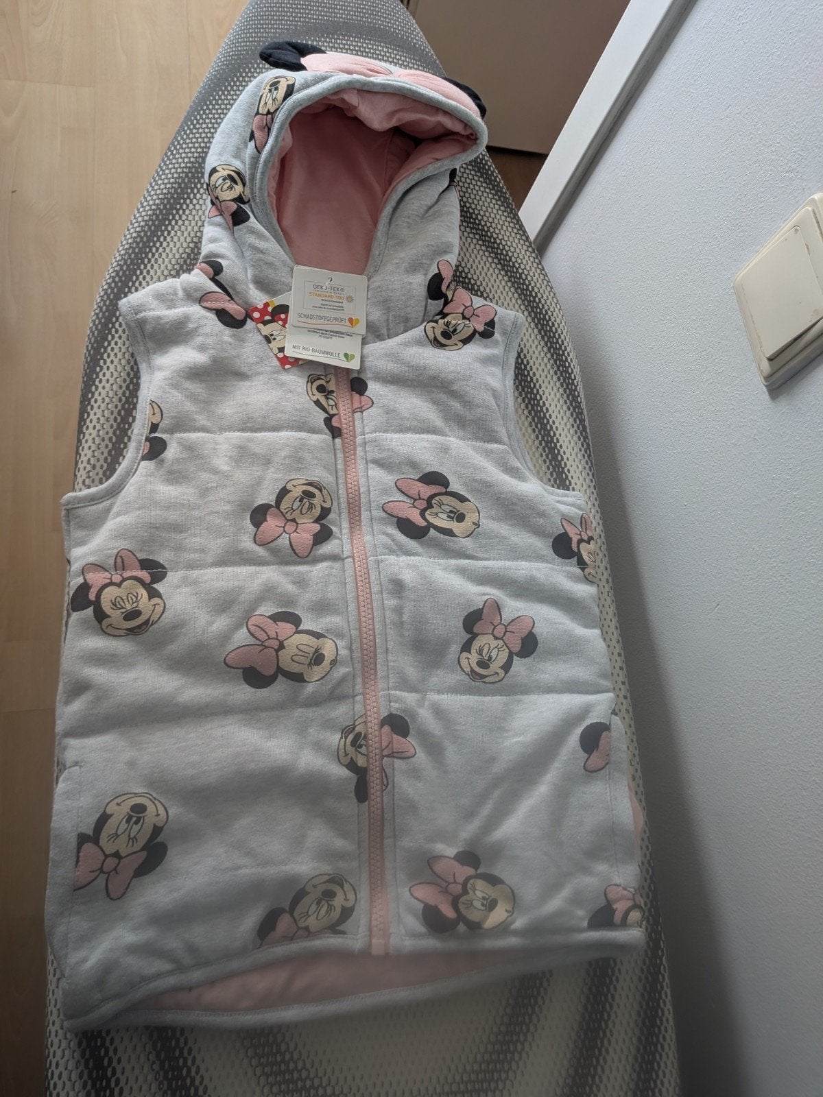 Nieuw Minnie Mouse mt 122 bodywarmer met capuchon, Ophalen of Verzenden, Nieuw, Disney, Meisje