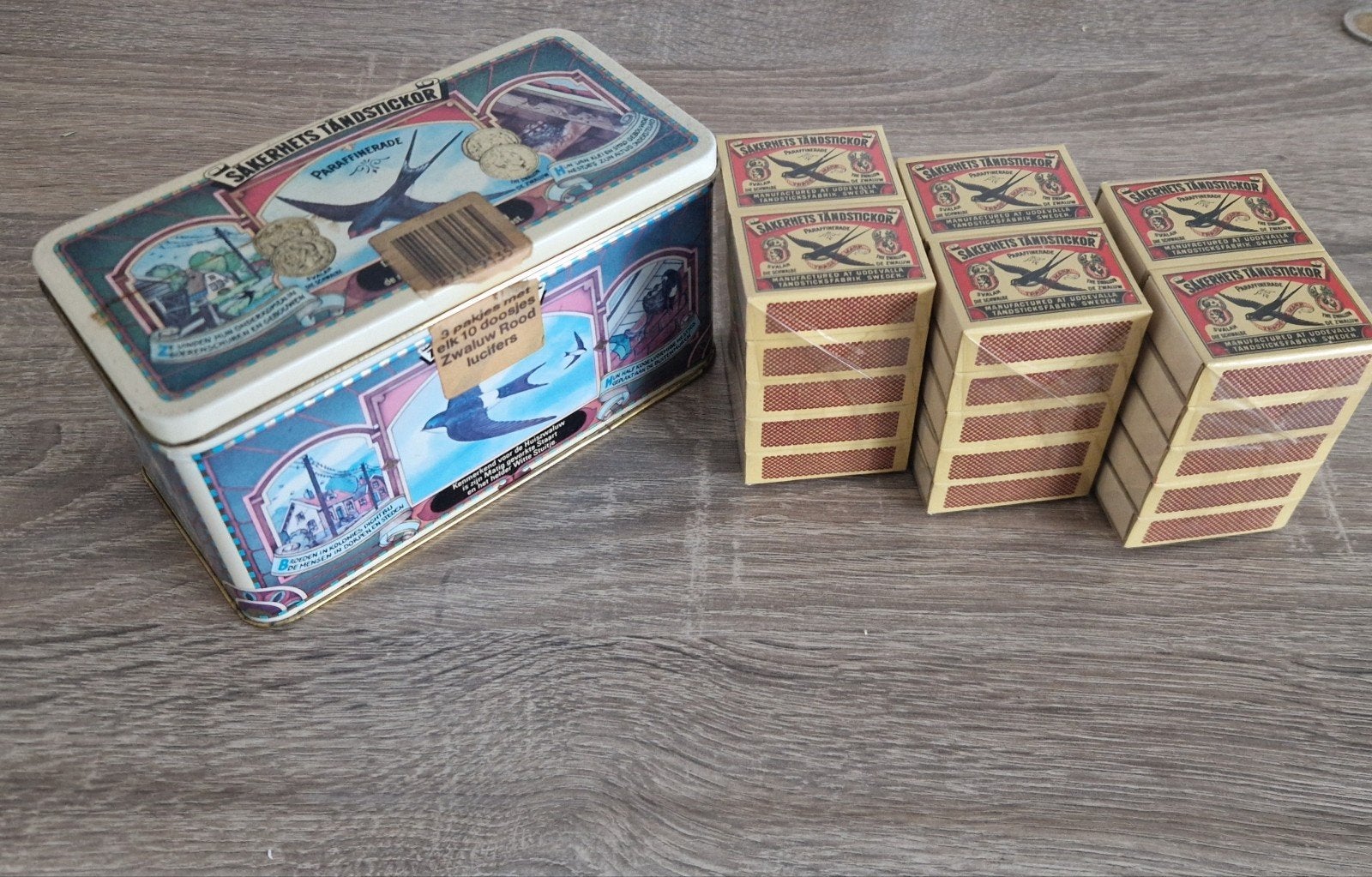 zwaluw vintage bewaarblik met 30 doosjes kleine lucifers, Ophalen of Verzenden, Zo goed als nieuw, Overige, Overige merken