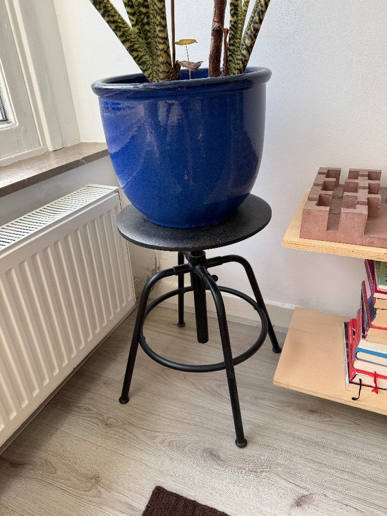 stoel / kruk zwart, Ophalen, Gebruikt, Zwart, Eén