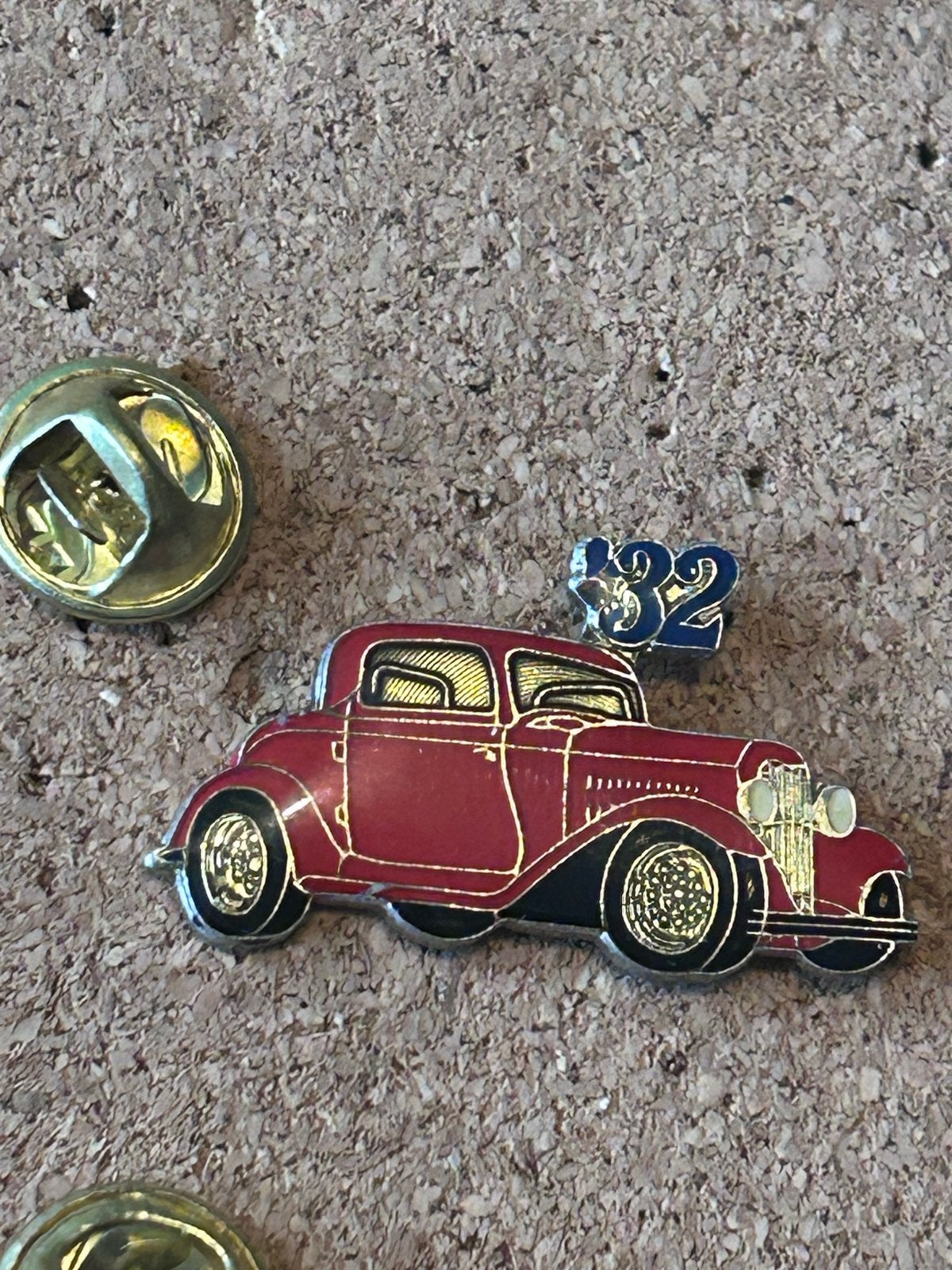 Vintage Auto Pin '32 - Klassieke hot rod Auto, Ophalen of Verzenden, Zo goed als nieuw, Transport, Speldje of Pin