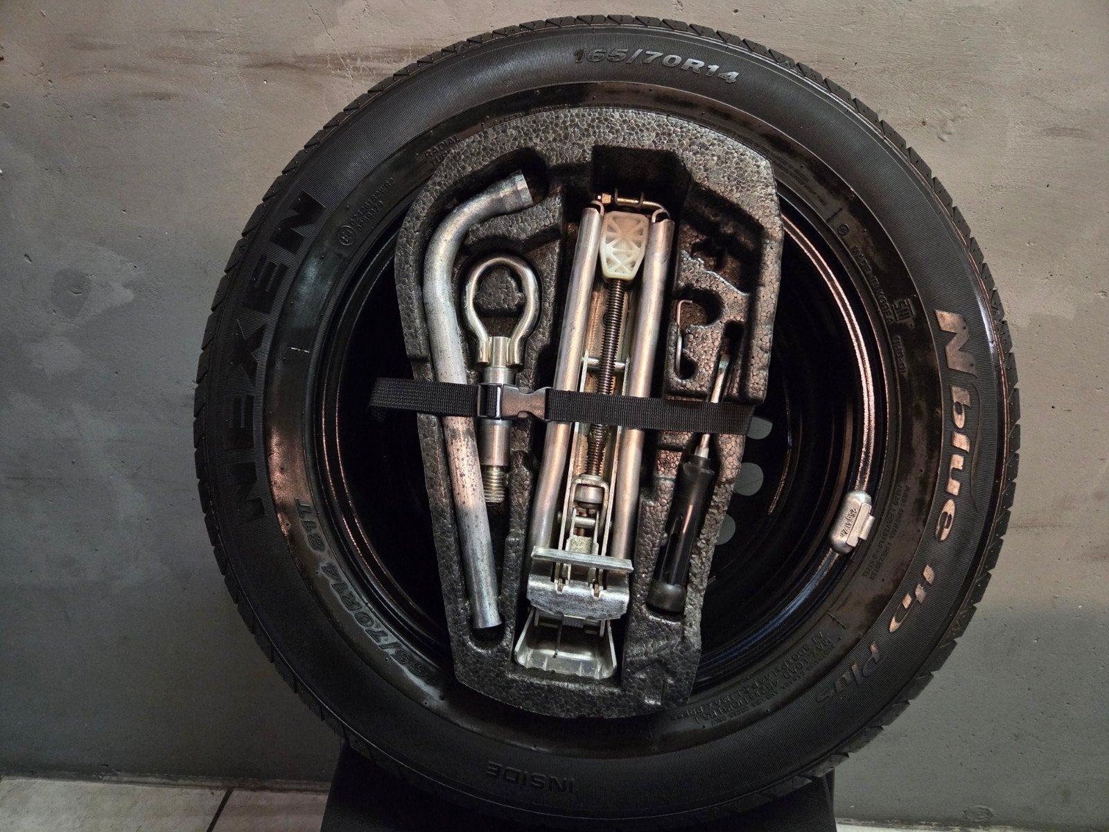 Reservewiel krikset VW UP / Mii / Citigo, Ophalen of Verzenden