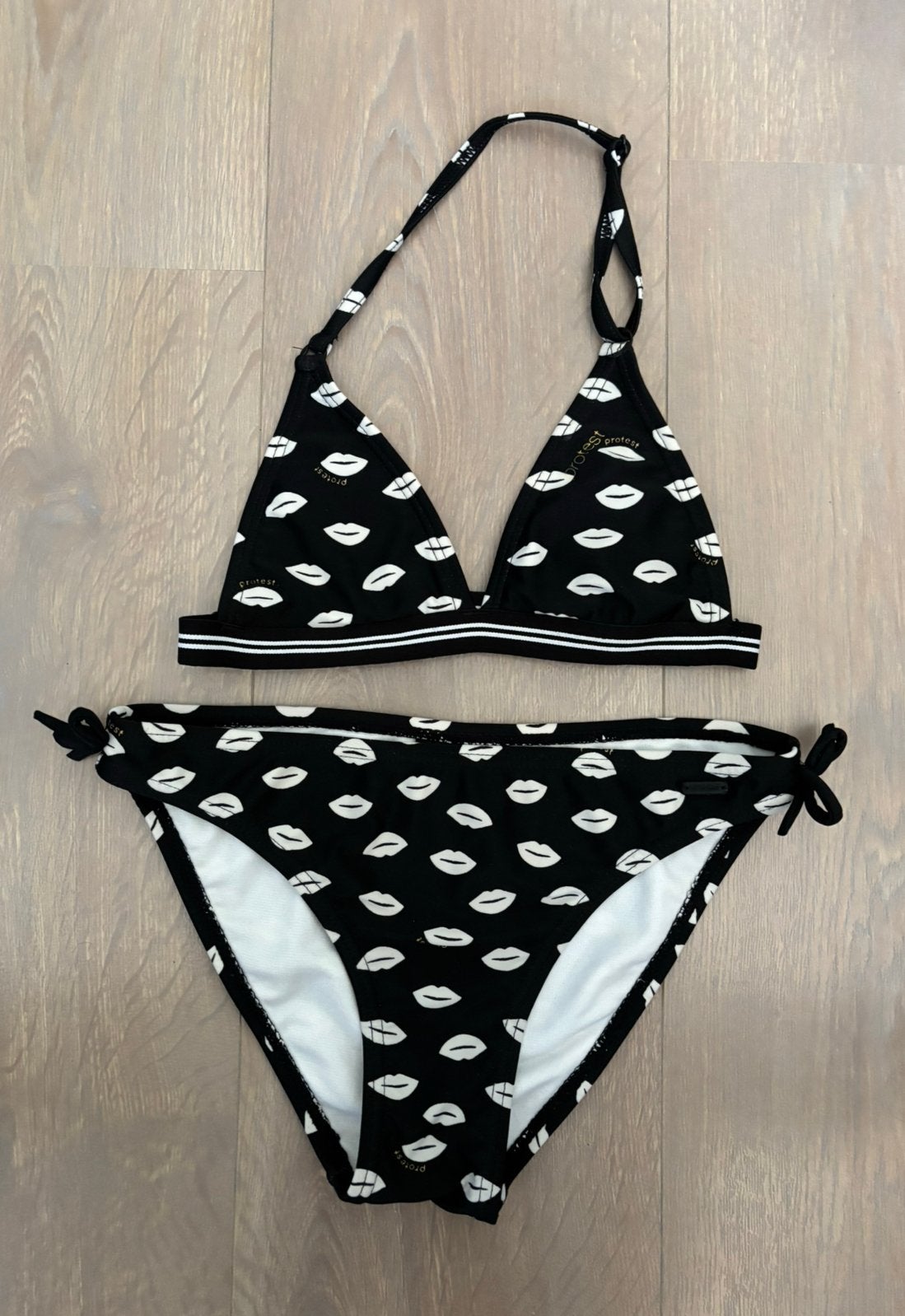 Bikini Protest mt 152, Kleding | Dames, Badmode en Zwemkleding, Ophalen of Verzenden, Zo goed als nieuw, Bikini
