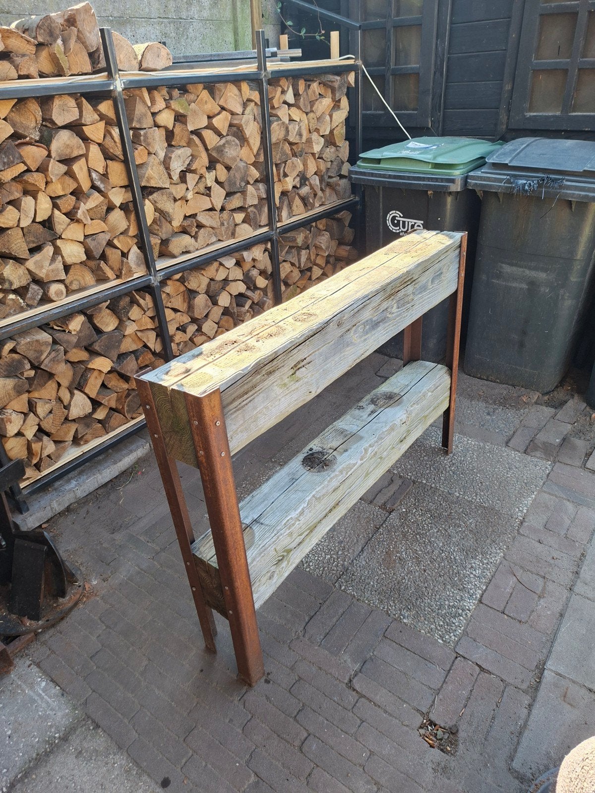 Robuust houten dressoir - Binnen/buiten, Huis en Inrichting, Overige houtsoorten, Met plank(en), Gebruikt, Industrieel, Rustiek, Robuust